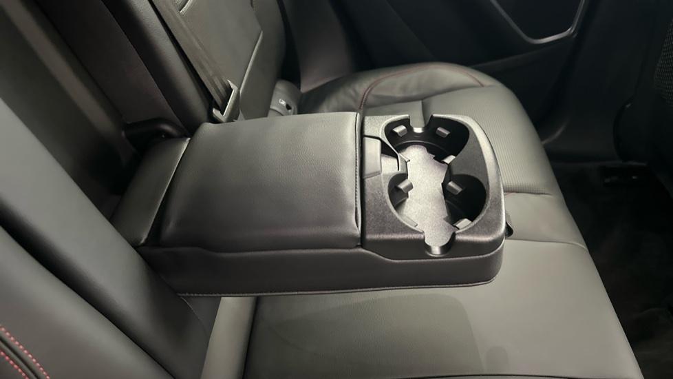 Rear Armrest/ Cup Holder