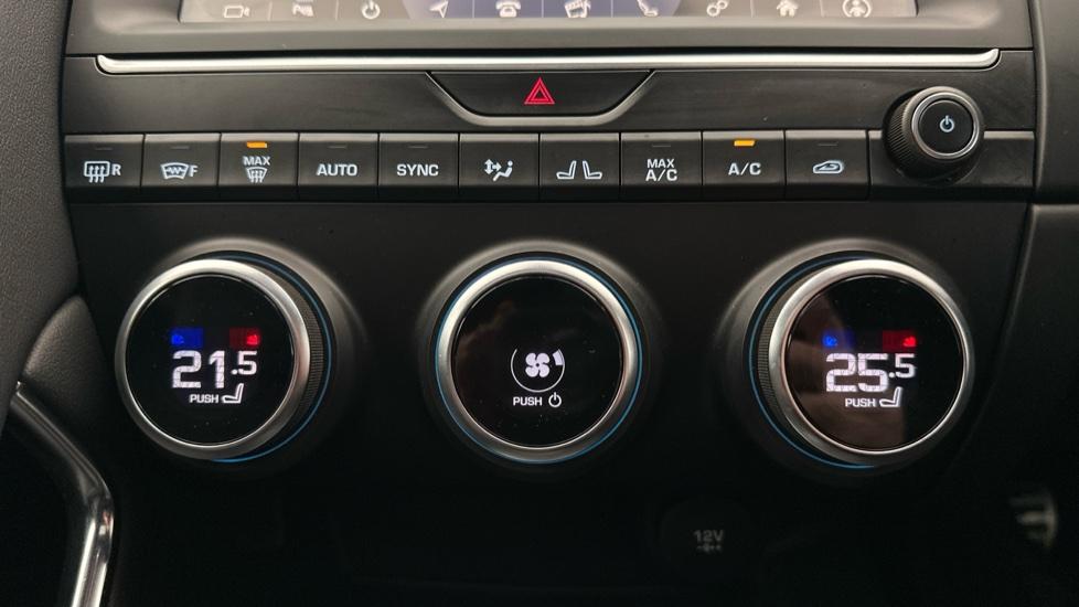 Air Conditioning /Dual Climate Control /Heated Seats 