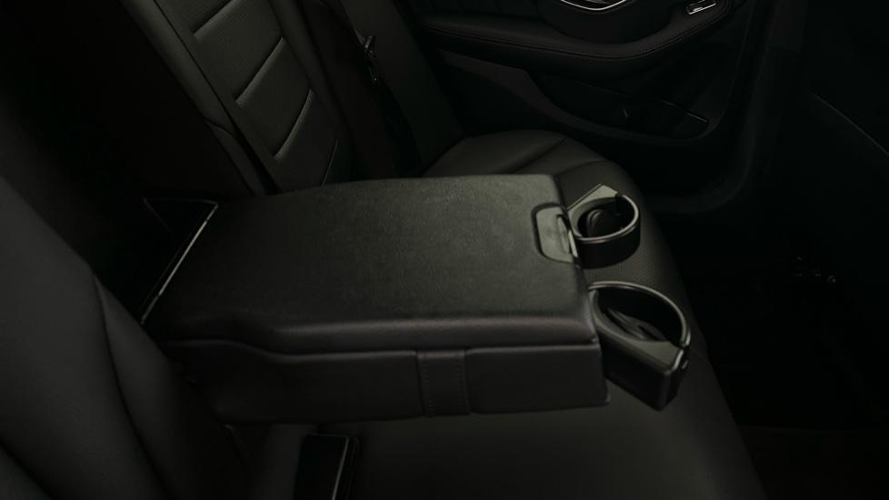 Rear Armrest/ Cup Holder