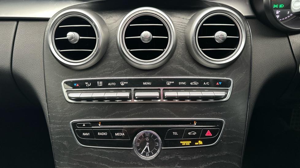 Air Conditioning /Dual Climate Control 