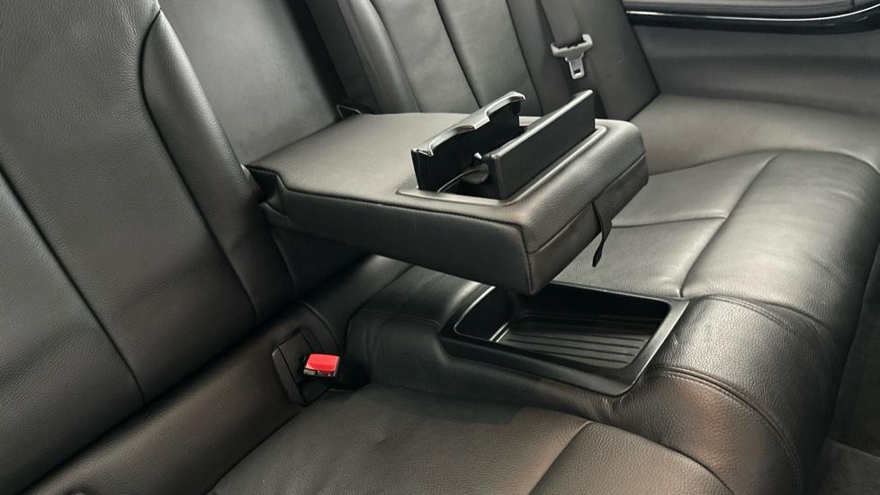 Rear Armrest/ Cup Holder