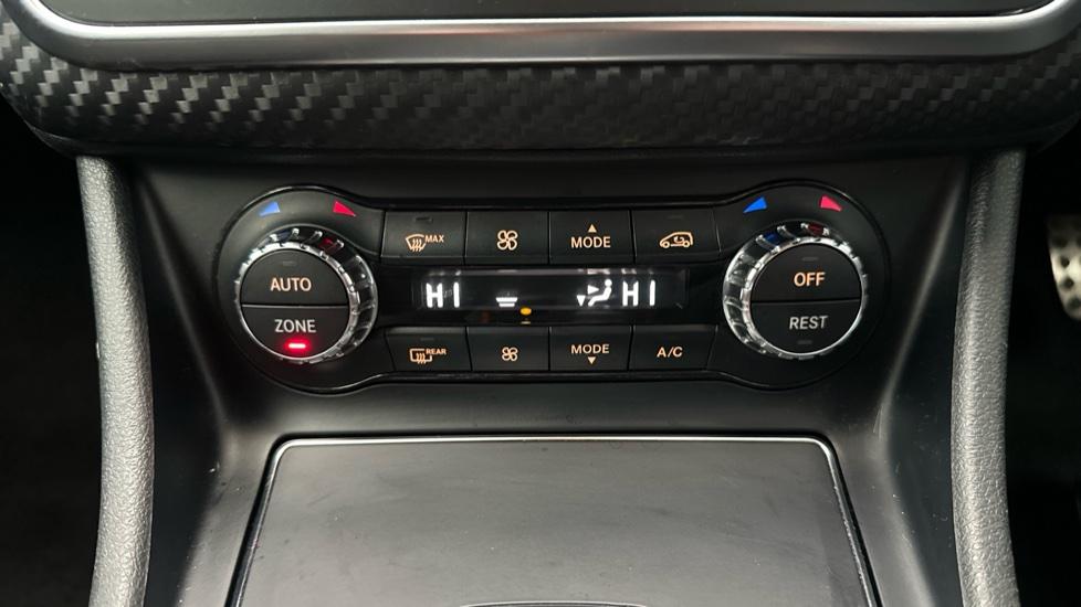 Air Conditioning /Dual Climate Control 