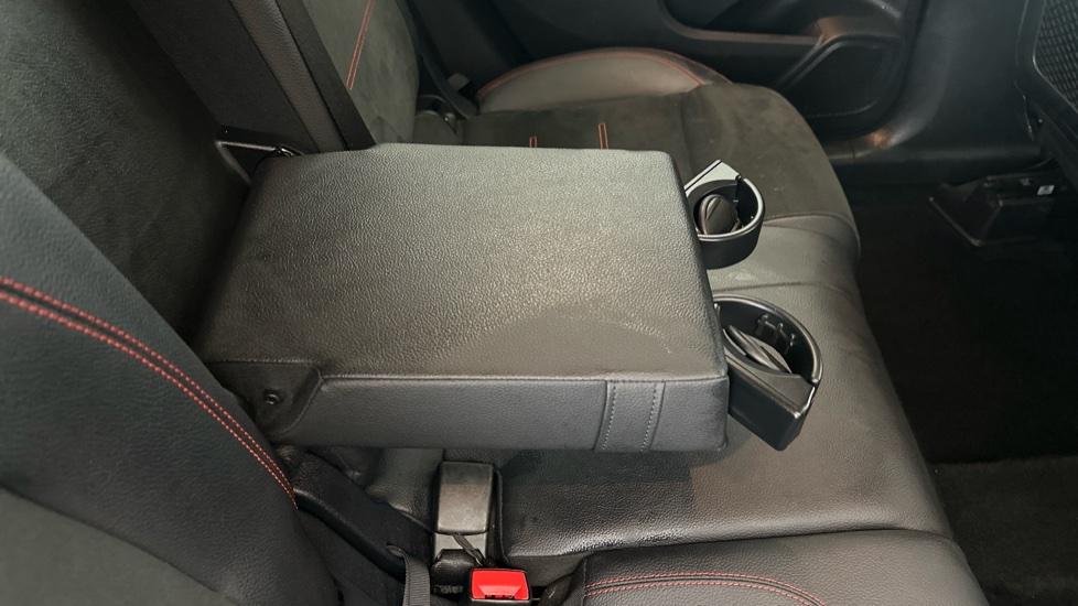 Rear Armrest/ Cup Holder