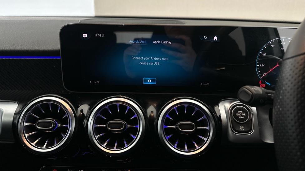 Apple Car Play & Android Auto