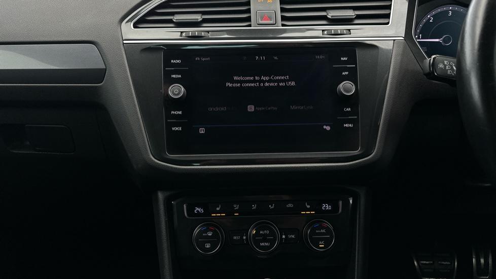 Apple Car Play & Android Auto