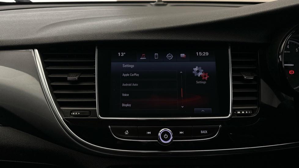 Apple Car Play & Android Auto