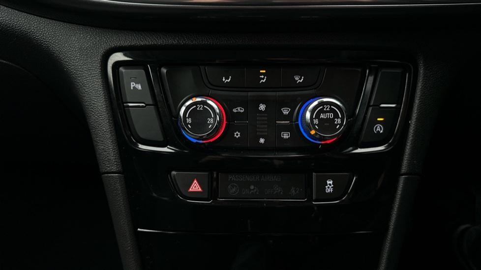 Air Conditioning /Dual Climate Control /Auto Stop/Start 