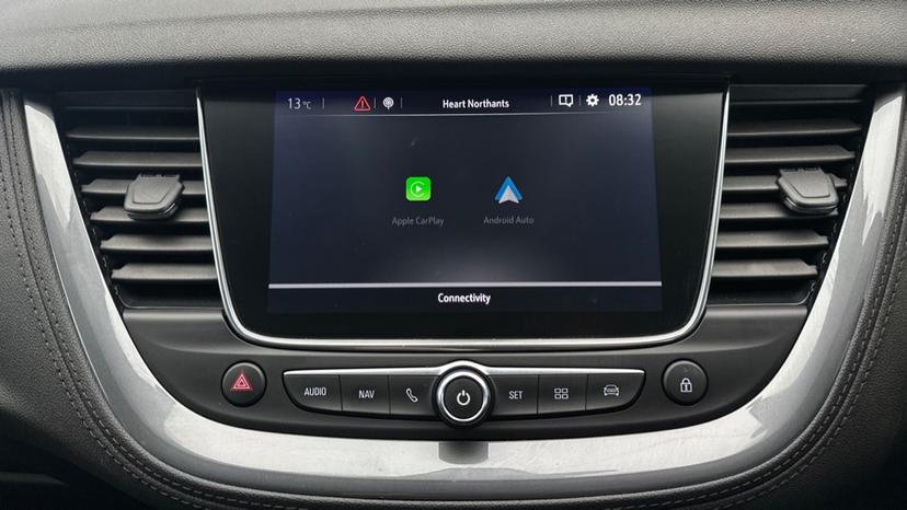 Apple CarPlay/Android Auto 