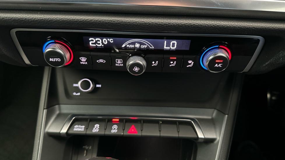 Air Conditioning /Dual Climate Control /Auto Stop/Start 