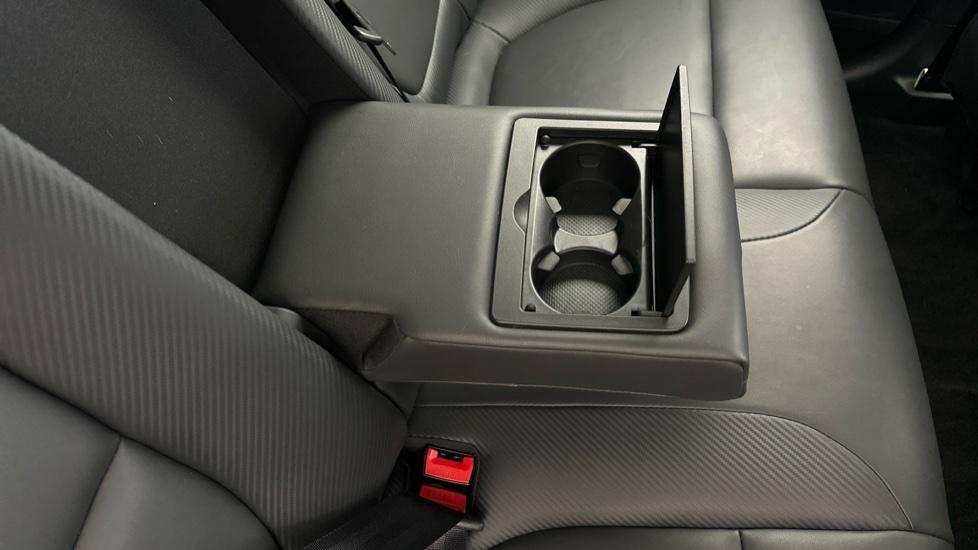 Rear Armrest/ Cup Holder