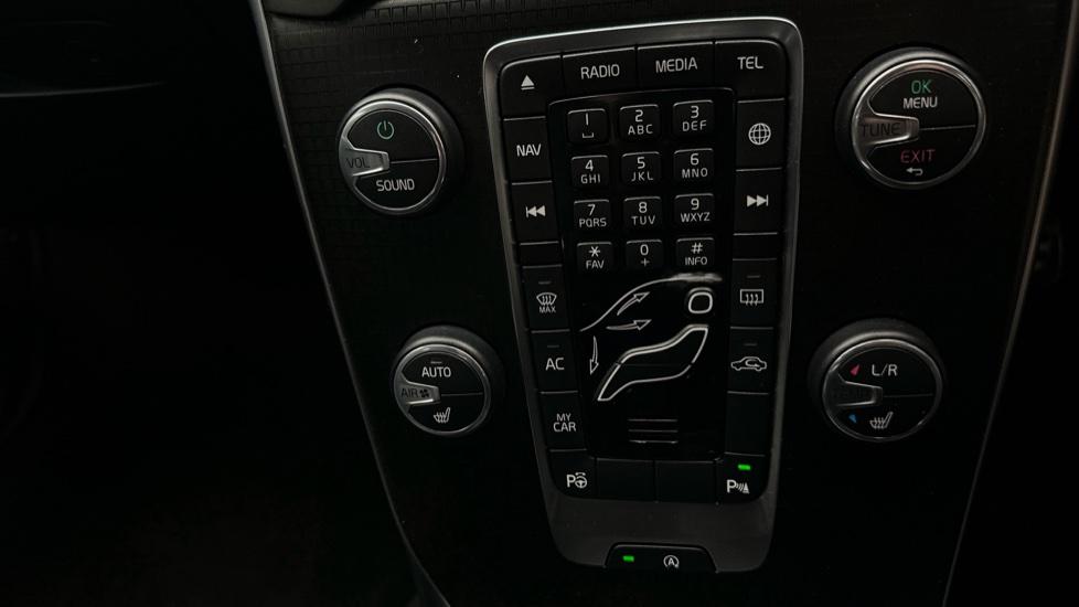 Air Conditioning /Dual Climate Control /Auto Stop/Start/Auto Park 