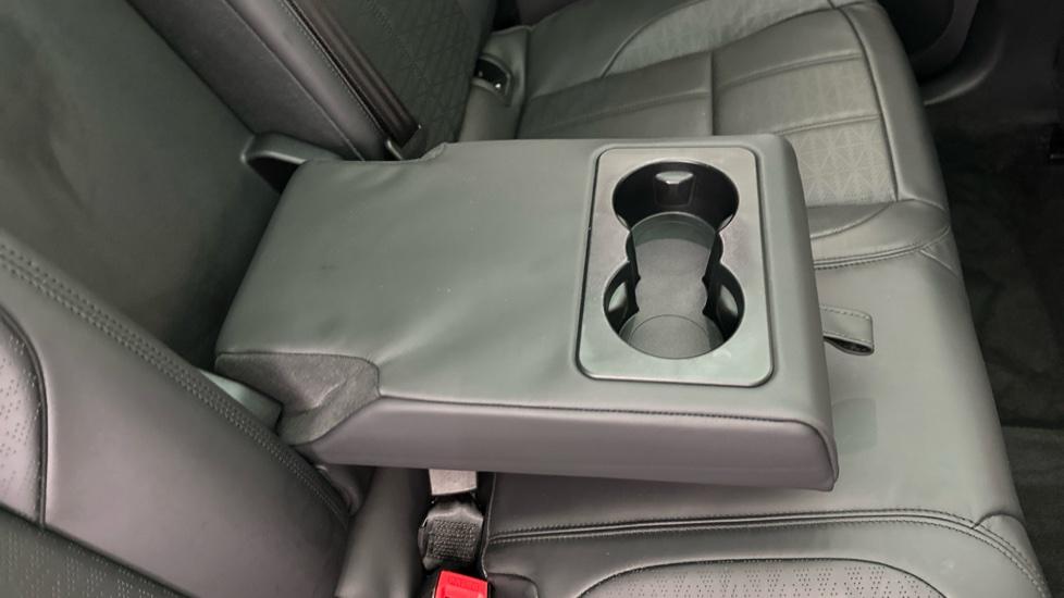 Rear Armrest/ Cup Holder