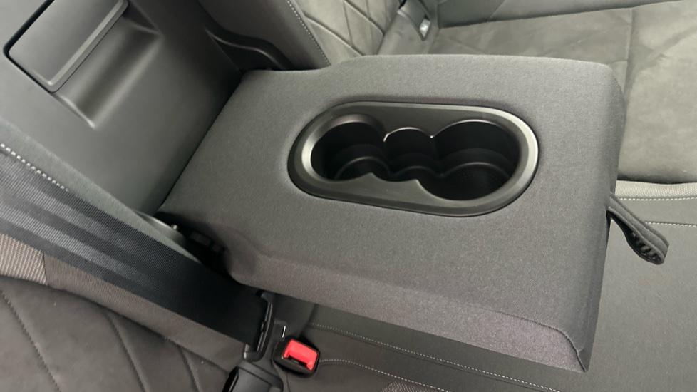 Rear Armrest/ Cup Holder