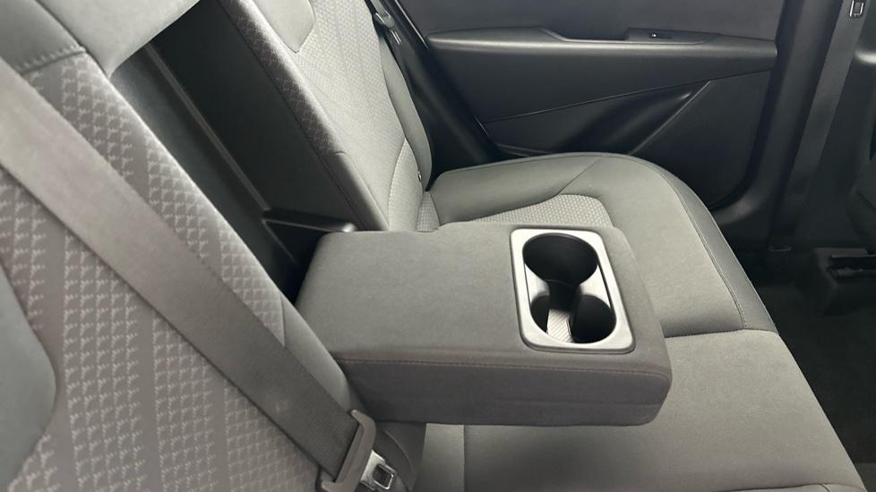 Rear Armrest/ Cup Holder