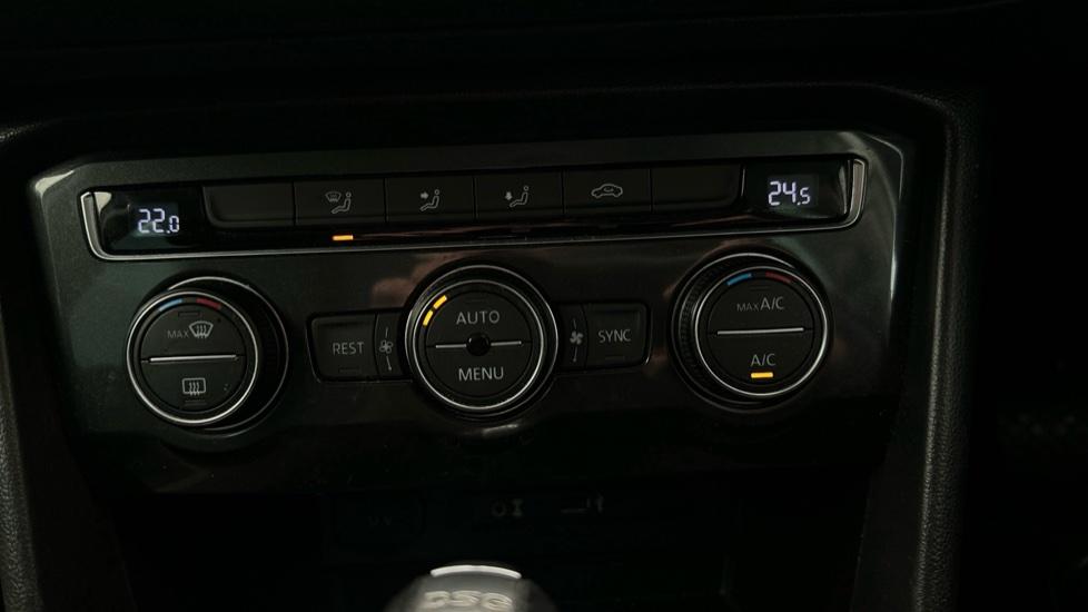 Air Conditioning /Dual Climate Control 