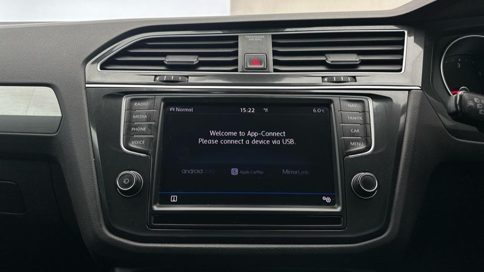 Apple Car Play & Android Auto