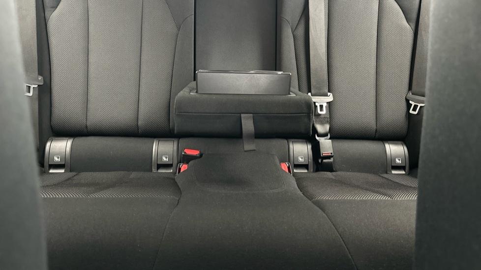 Rear Armrest/ Cup Holder