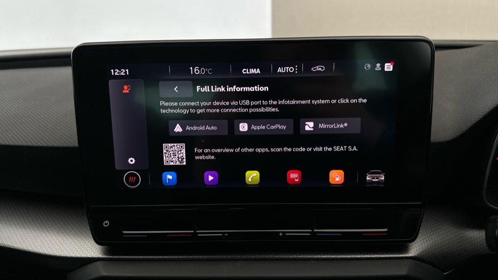 Apple Car Play & Android Auto