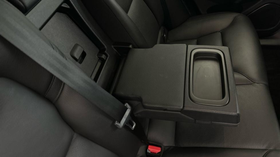 Rear Armrest/ Cup Holder