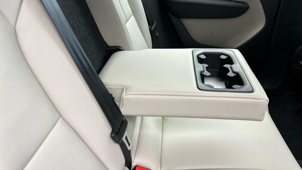 Rear Armrest/ Cup Holder