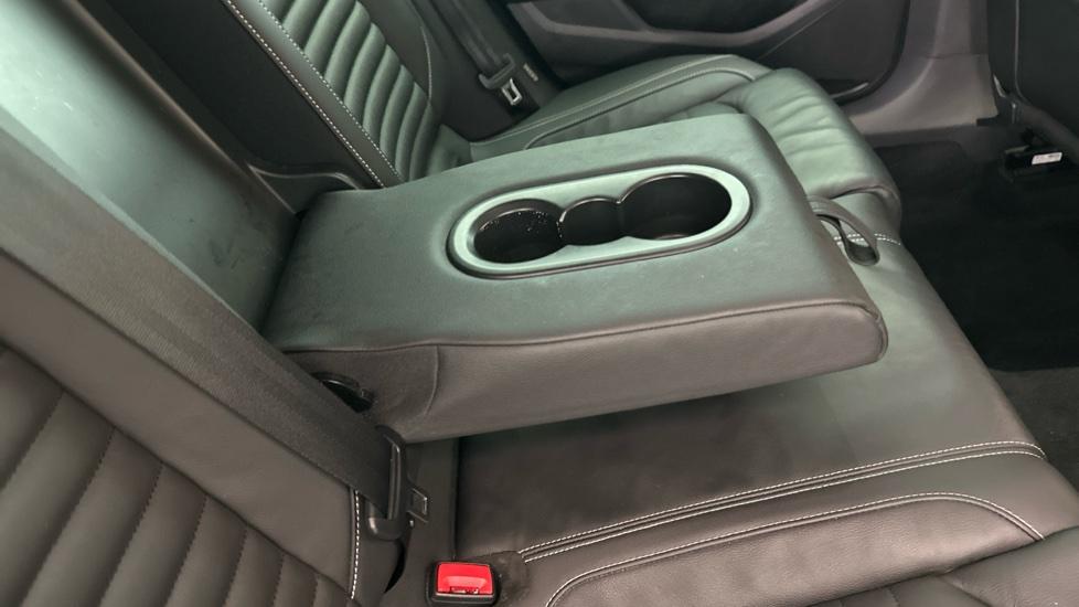 Rear Armrest/ Cup Holder