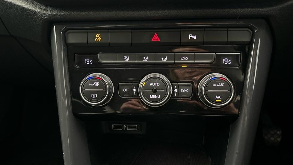 Air Conditioning /Dual Climate Control /Auto Stop/Start 