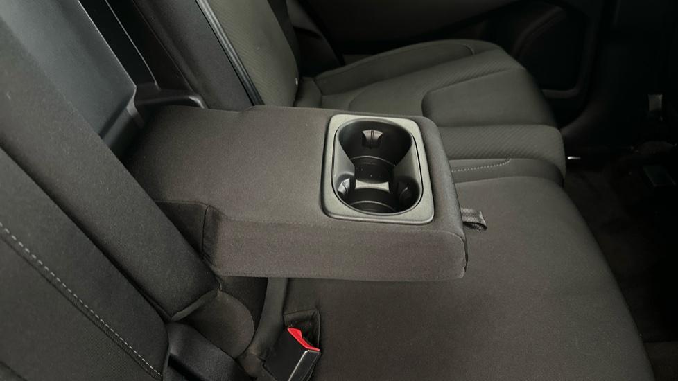 Rear Armrest/ Cup Holder