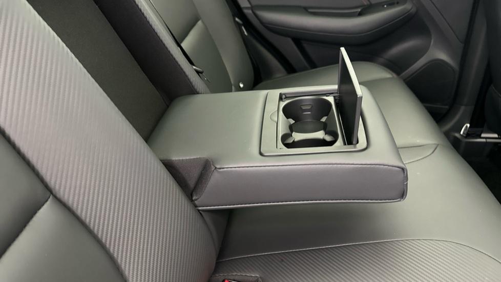 Rear Armrest/ Cup Holder