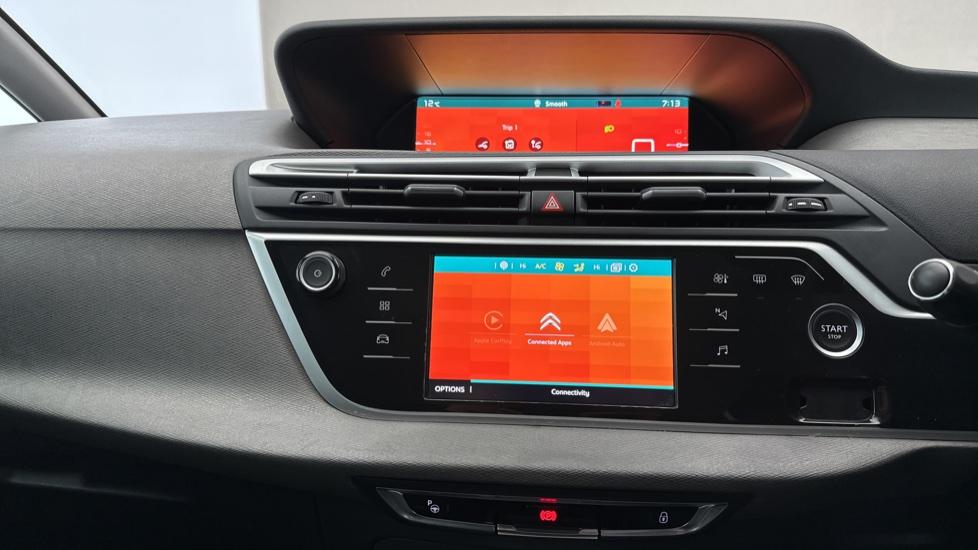 Apple CarPlay/Android Auto 