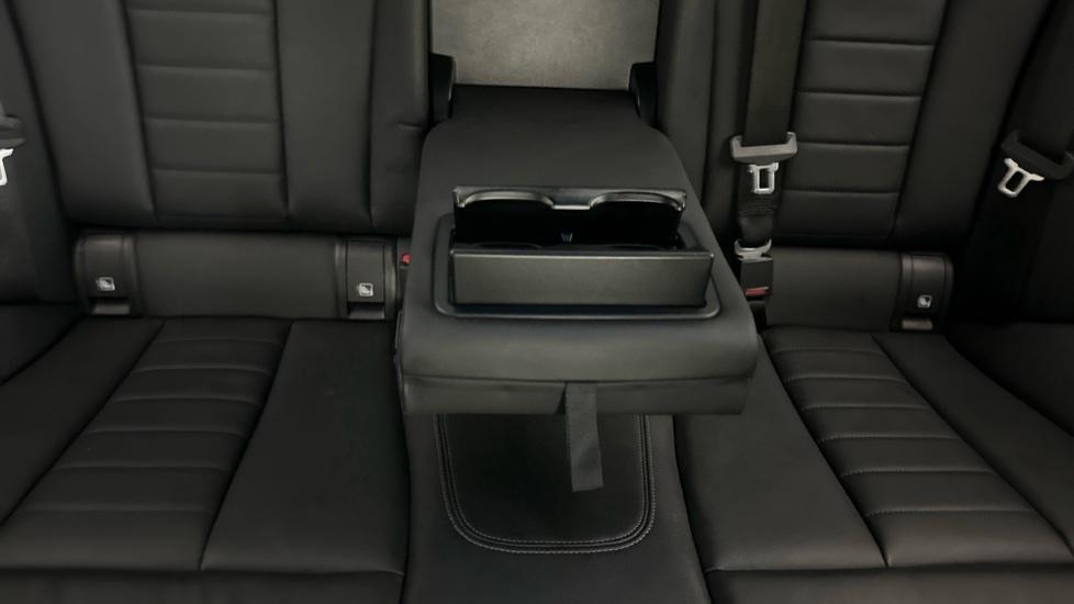 Rear Armrest/ Cup Holder