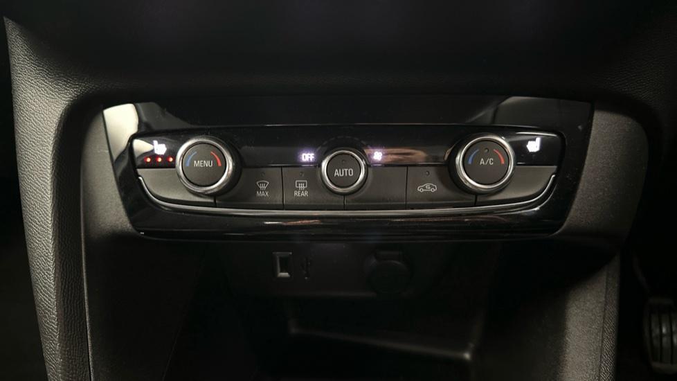 Air Conditioning /Dual Climate Control /Heated Seats 