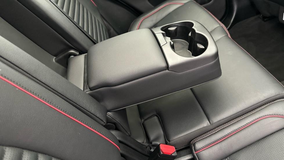 Rear Armrest/ Cup Holder