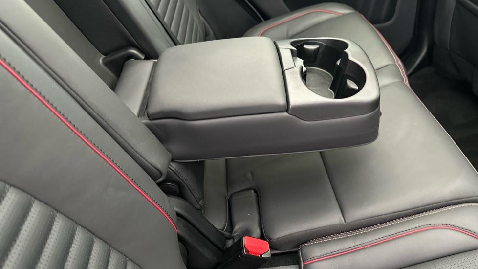 Rear Armrest/ Cup Holder