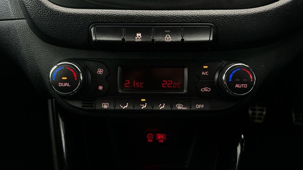 Air Conditioning /Dual Climate Control 