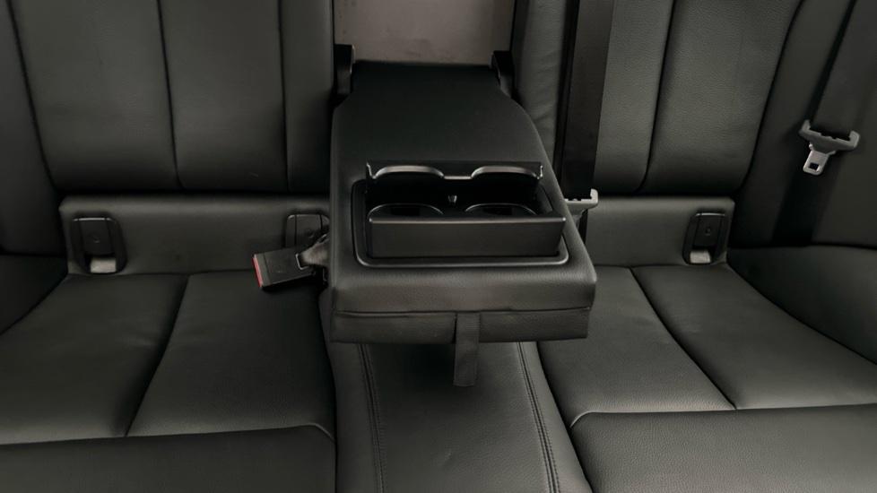 Rear Armrest/ Cup Holder