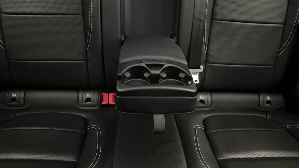 Rear Armrest/ Cup Holder