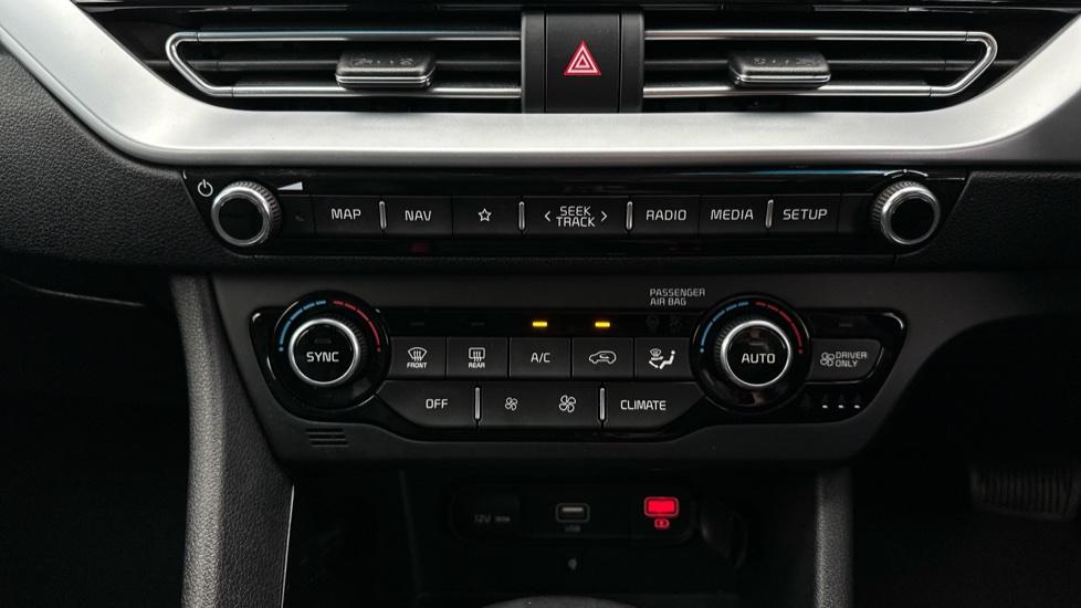 Air Conditioning /Dual Climate Control 