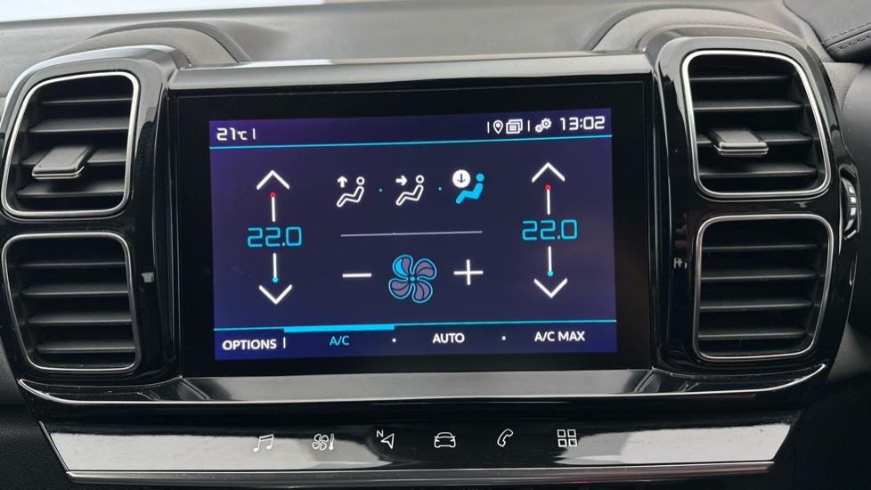 Dual Climate Control  / Air Conditioning 