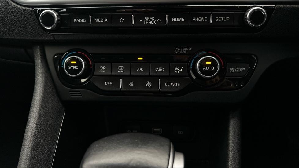 Air Conditioning /Dual Climate Control 