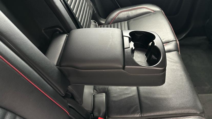 Rear Armrest/ Cup Holder