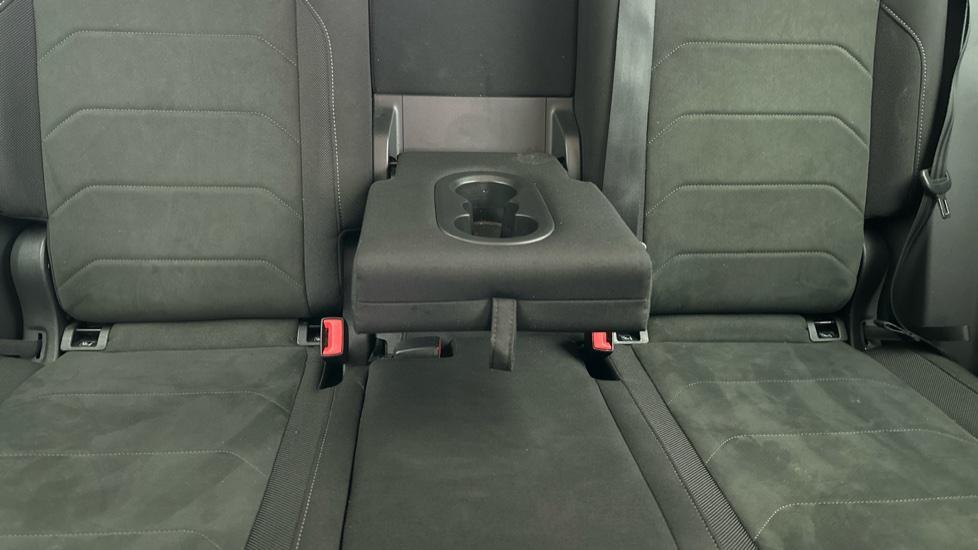 Rear Armrest/ Cup Holder