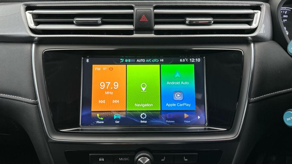 Apple Car Play & Android Auto