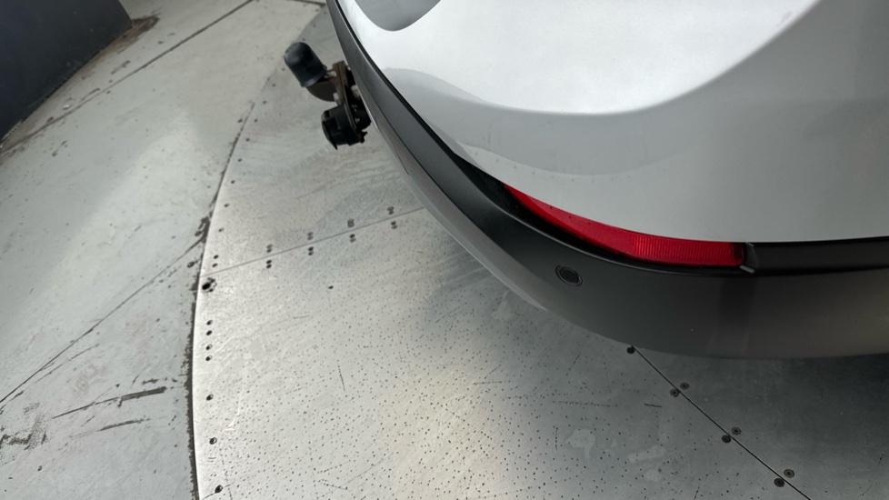 Rear Parking Sensors /Tow Bar 