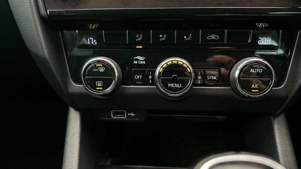 Air Conditioning /Dual Climate Control 