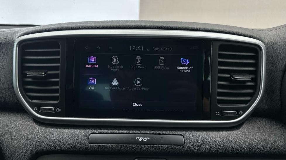 Bluetooth / Apple CarPlay / Android Auto 