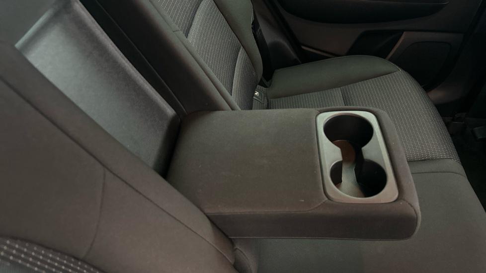 Rear Armrest/ Cup Holder