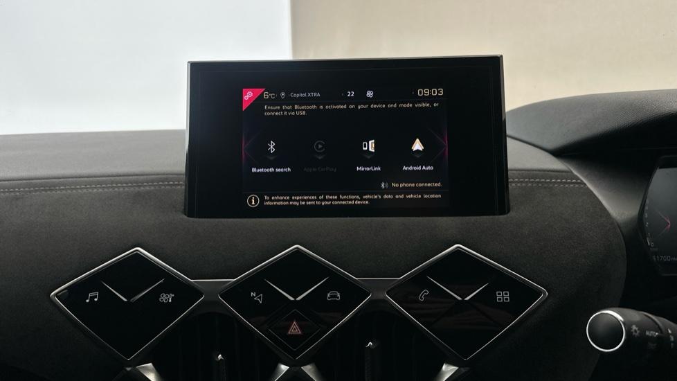 Bluetooth / Apple CarPlay / Android Auto 