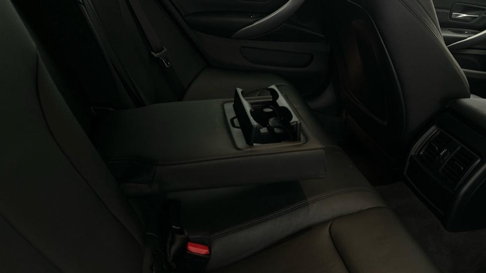 Rear Armrest/ Cup Holder