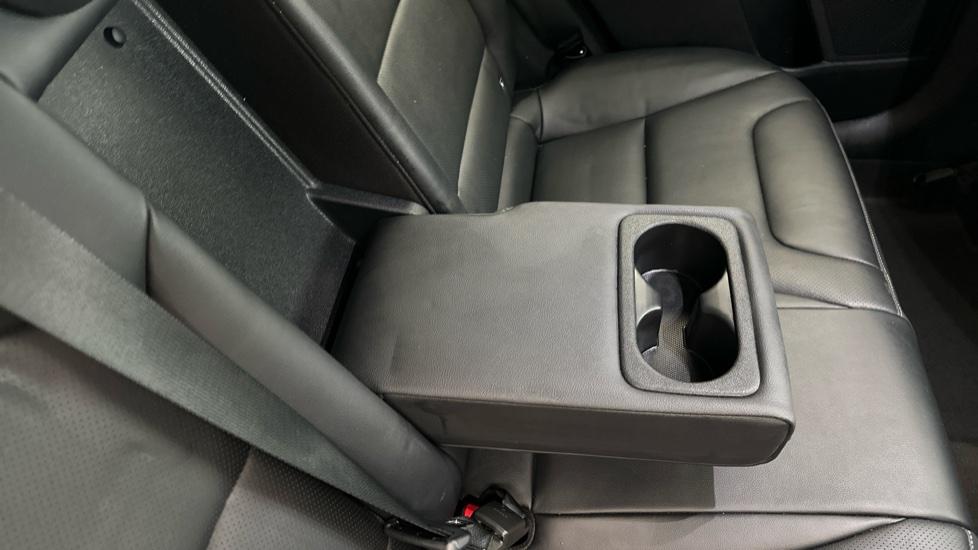 Rear Armrest/ Cup Holder