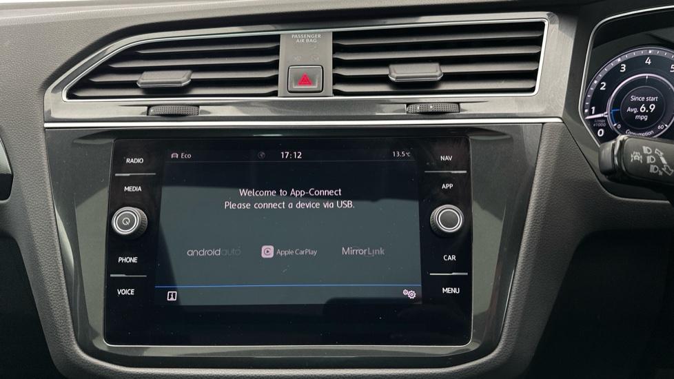 Apple CarPlay / Android Auto 